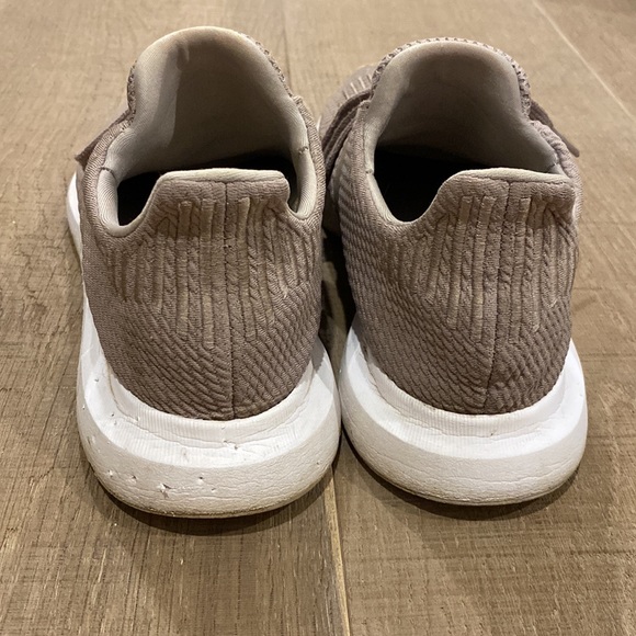 Adidas running shoes - Picture 3 of 4